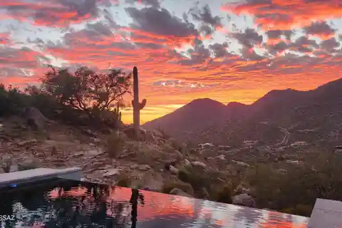 Desert Modern Luxury Amid Panoramic Sonoran Vistas