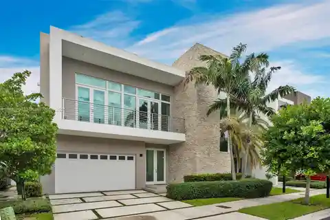 Designer-Finished Luxury Residence in Exclusive Mansions at Doral