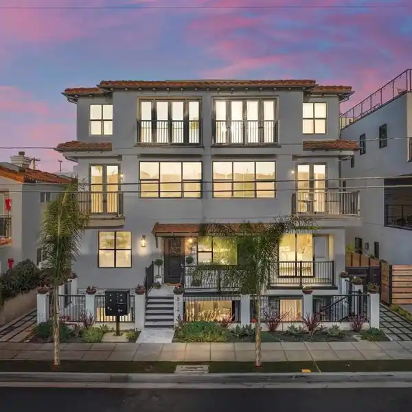 FABULOUS JUST COMPLETED CONSTRUCTION