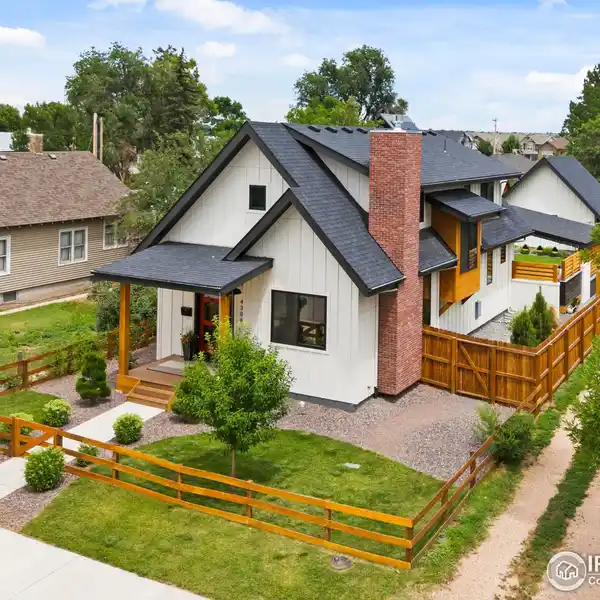 BEAUTIFULLY CRAFTED MOUNTAIN STANDARD-BUILT MODERN FARMHOUSE