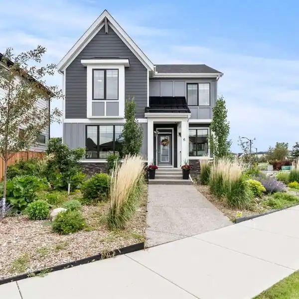 INVITING LUXURY HOME IN A PEACEFUL LOCATION