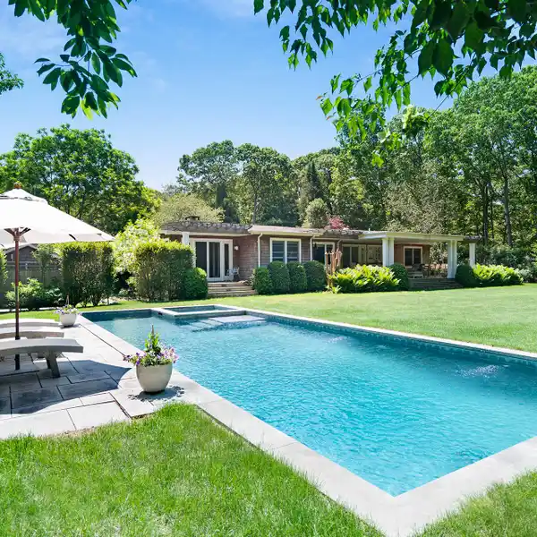 WONDERFUL ONE-LEVEL CONTEMPORARY HOME FOR RENT