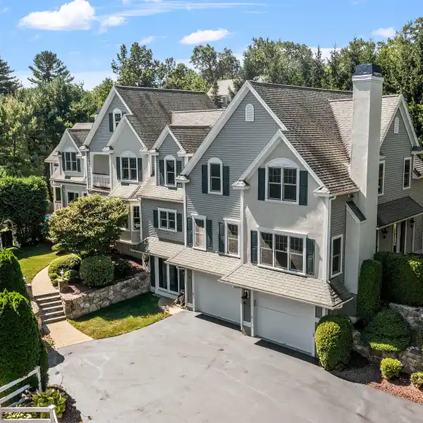 SPECTACULAR BUILDER'S OWN HOME