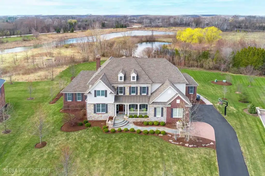 Picture-perfect Residence