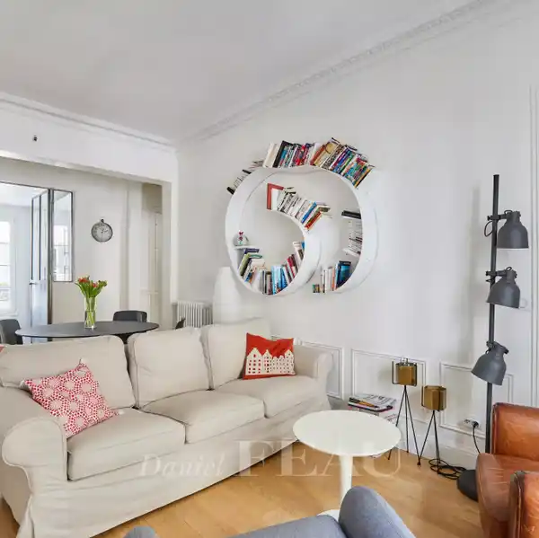 TURNKEY APARTMENT WITH CLASSIC PARISIAN APPEAL