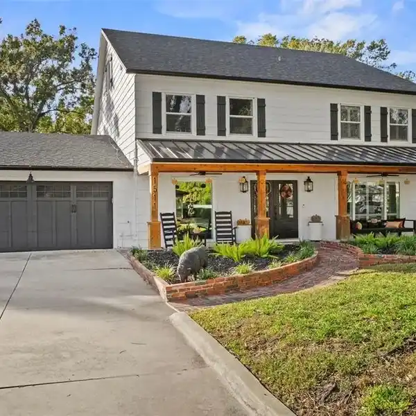 REIMAGINED MODERN FARMHOUSE WHERE DESIGN AND LIFESTYLE INTERTWINE