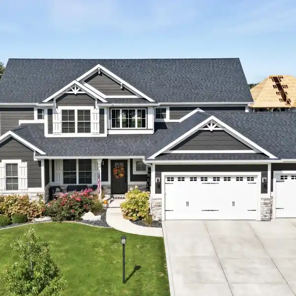 LOVELY NEARLY NEW HOME