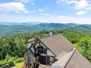 Custom-Built Luxury Mountain Estate