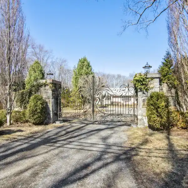 SPACIOUS NORTH STAMFORD RANCH HOME