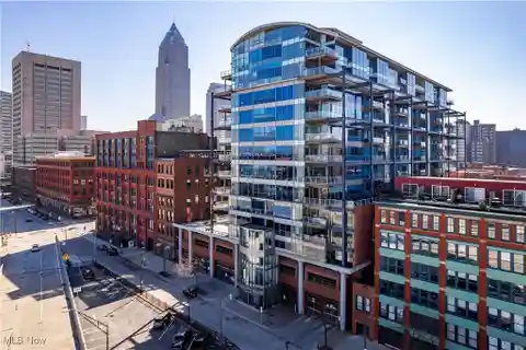 Remarkable Penthouse in the Coveted Pinnacle Condominiums