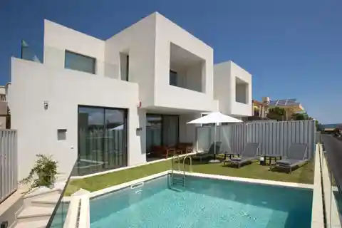Luxury Villa for Rent Near the Beach
