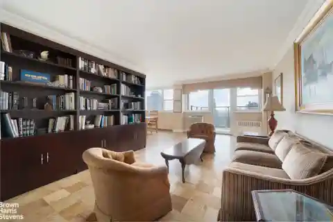 Private Balcony with Iconic Manhattan Vistas