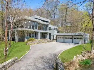 Contemporary 3-bedroom Home on 2 Serene Acres