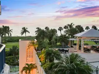 Beautiful Home in Solamar in the Heart of Park Shore