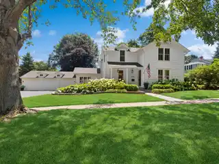 Stunning Residence in Downtown Geneva