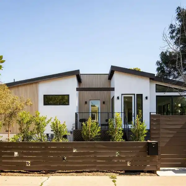 WARM FAMILY HOME IN PRESTIGIOUS RANCHO PARK