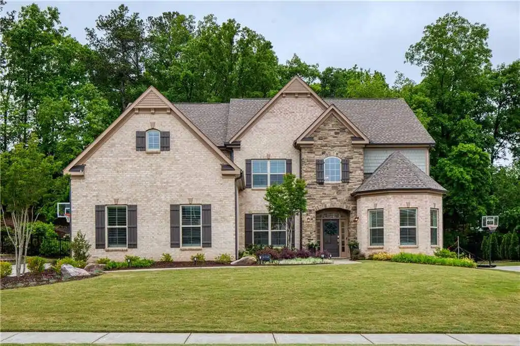 Meticulously Maintained Executive Residence