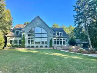 Custom Crafted Lakefront Beauty