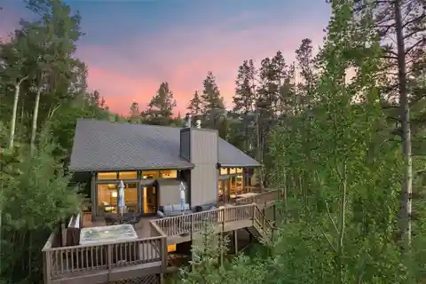 Ideal Mountain Retreat in Peak 7
