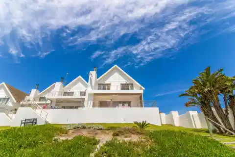 Dream Retreat on the Picturesque Canals of St Francis Bay