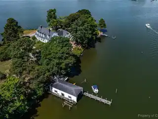 Seaboard - a Beautiful Waterfront Home