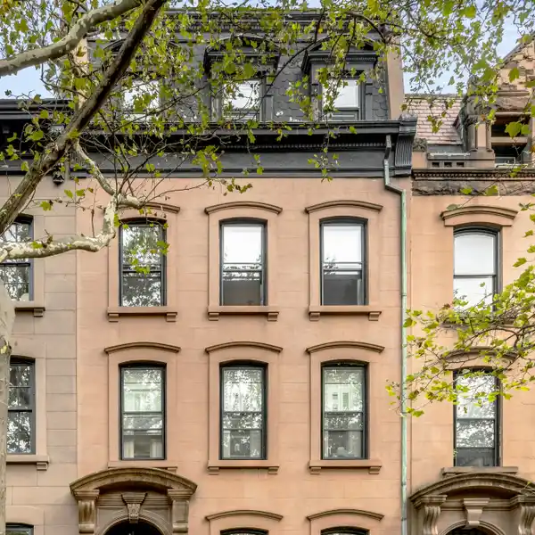 HISTORIC HEIGHTS TOWNHOUSE