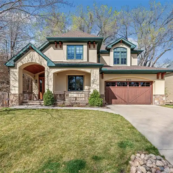 THOUGHTFULLY DESIGNED HOME IN OBSERVATORY PARK