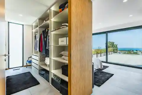 Elegant Contemporary Villa with Sea Views