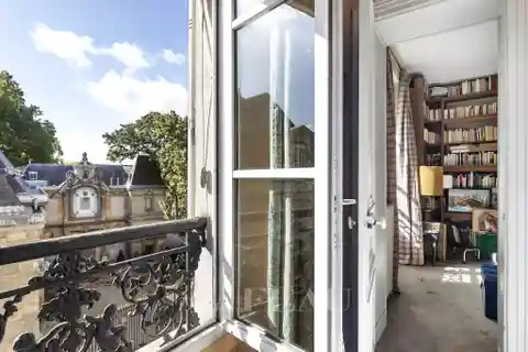 Prestigious Residence Overlooking Luxembourg Palace Gardens