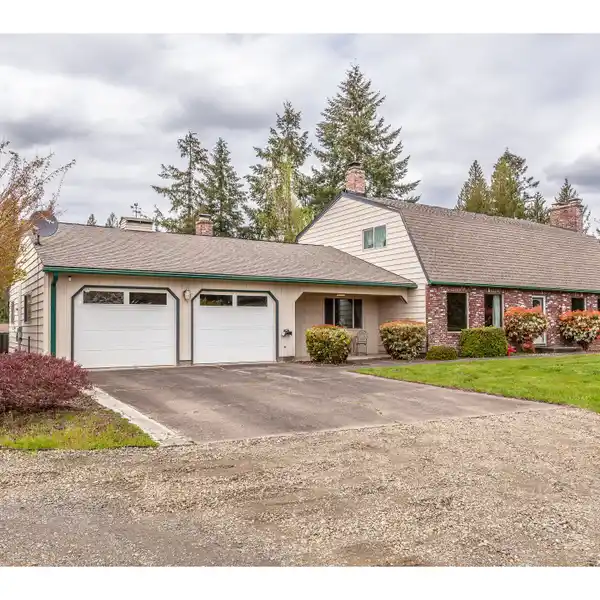 PEACEFUL COUNTRY LIVING ON 5.93 ACRES