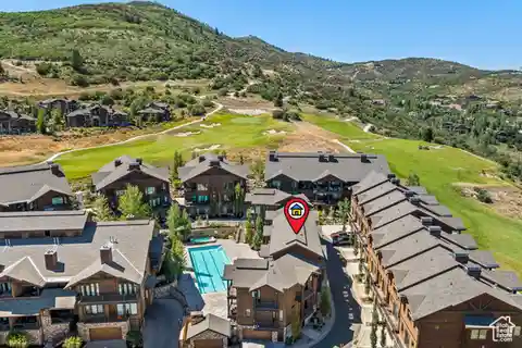 Contemporary Comfort and Alpine Charm in Juniper Landing