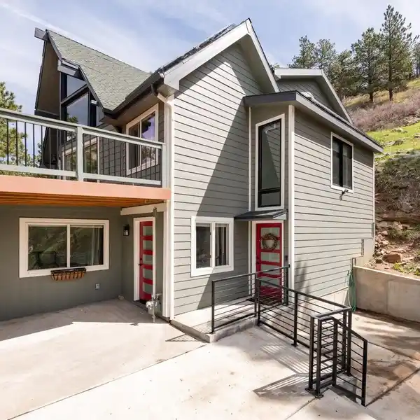 MODERN MOUNTAIN RETREAT MINUTES FROM DOWNTOWN BOULDER