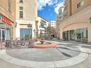 Bright, Modern 3-bedroom with Premium Amenities
