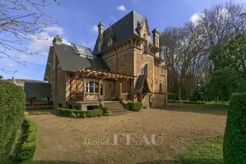 Elegant Riverside Villa with Stunning Billiard Room
