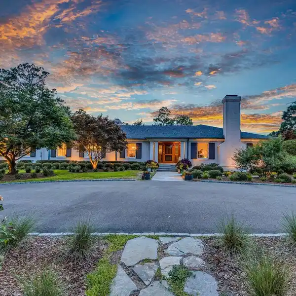 FRANK BALLARD DESIGNED GRAND ONE STORY HOME