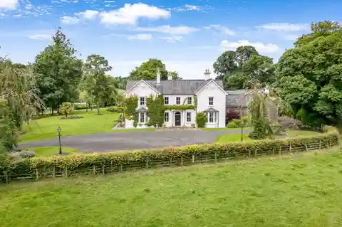 Restored Manor with Guest Cottage and Pool
