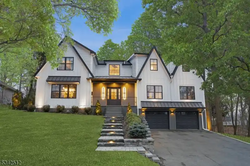 Stunning Six Bedroom Luxury Home