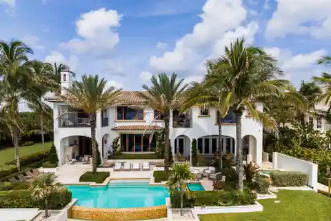 A Beachfront Treasure