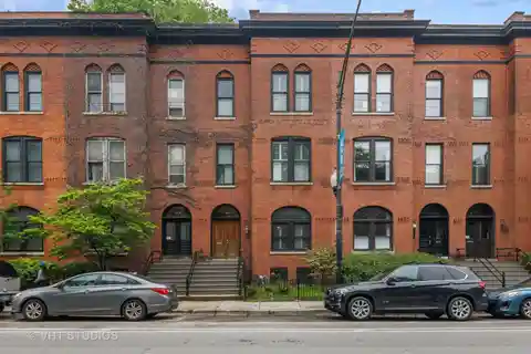 Historic Lincoln Park Rowhome with Timeless Character