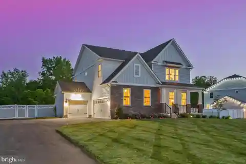 Gorgeous Home in Exclusive Hidden Creek