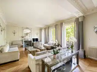 Spacious Apartment in Ideal Location