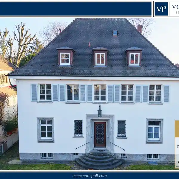 PRESTIGIOUS TOWN VILLA WITH PLENTY OF SPACE FOR YOUR IDEAS