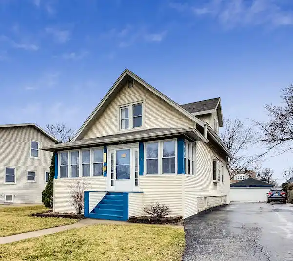 LOVELY HOME IN AMAZING LOCATION