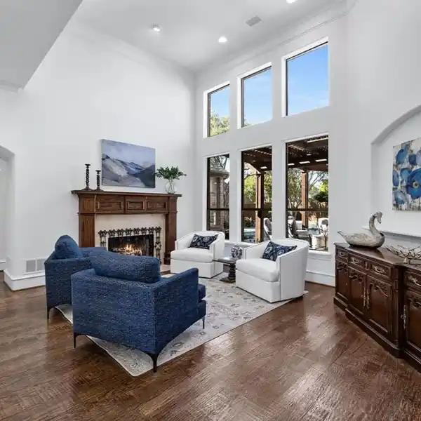 MAGNIFICENT HOME IN SHOAL CREEK