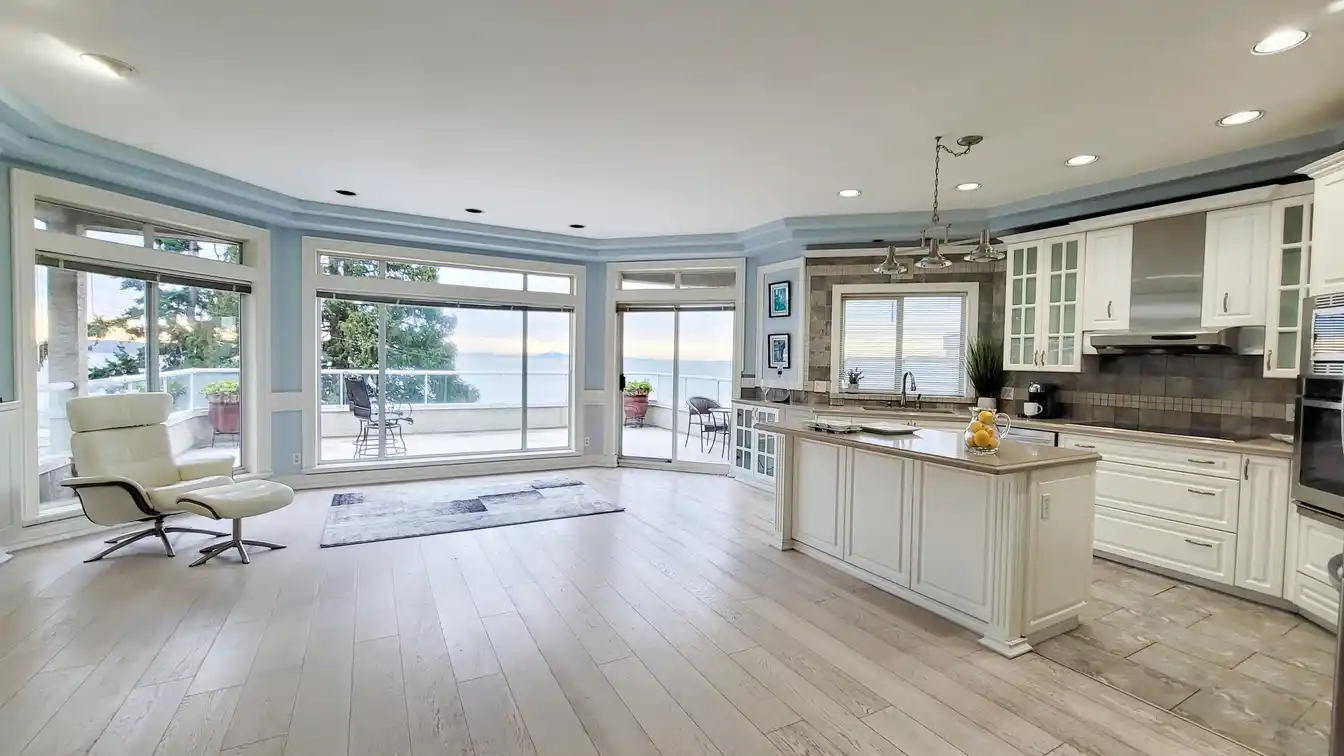 Ocean-view Elegance