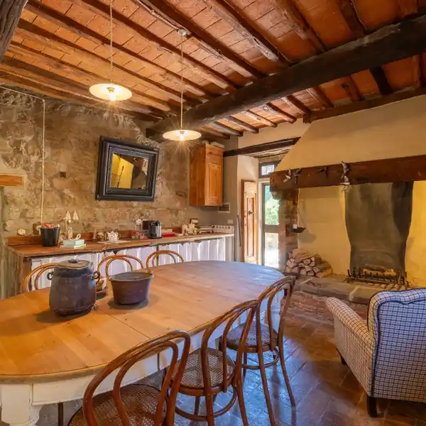 A DREAM ABODE IN A DREAM SETTING