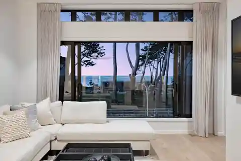 Highly Regarded Beachfront Apartment