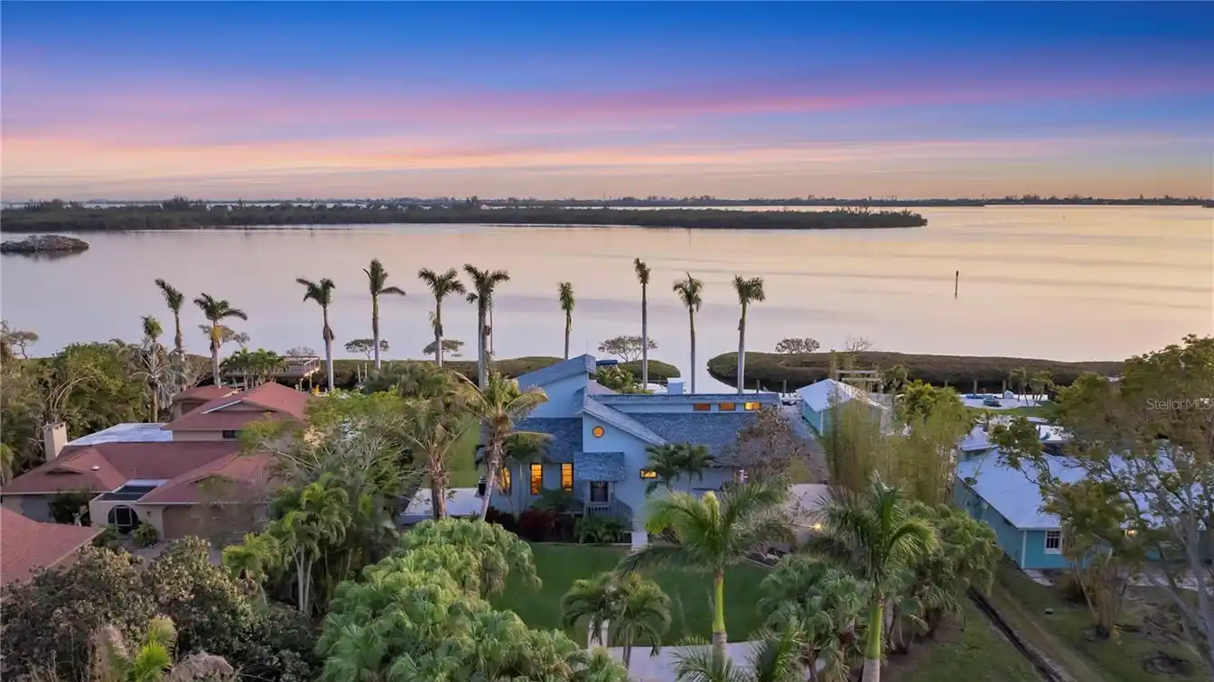 Exceptional One-acre Bayfront Estate