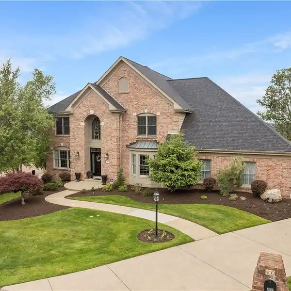 IMMACULATELY MAINTAINED HOME IN A GREAT LOCATION