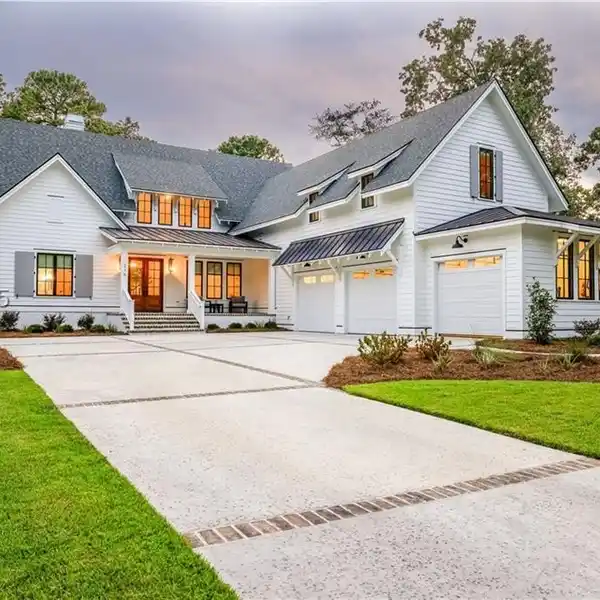 STUNNING HOME WITH GOLF COURSE VIEWS